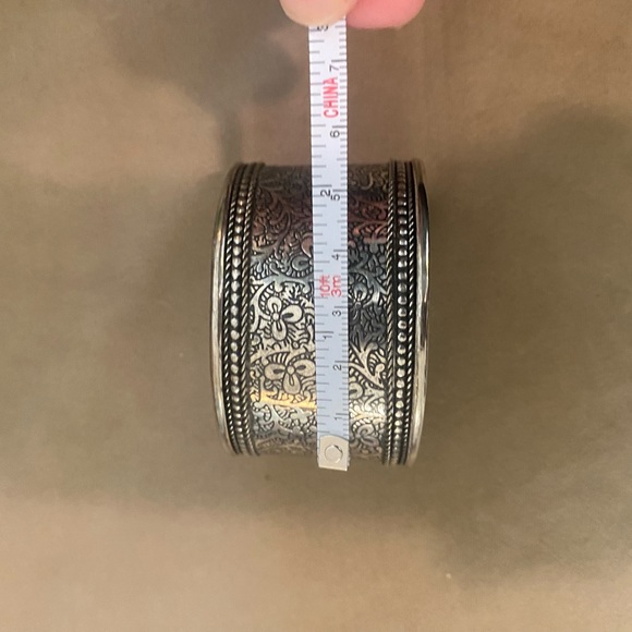 Vintage Silver Tone 3 Leaf Clover Filigree Design Cuff Bracelet - Picture 4 of 6